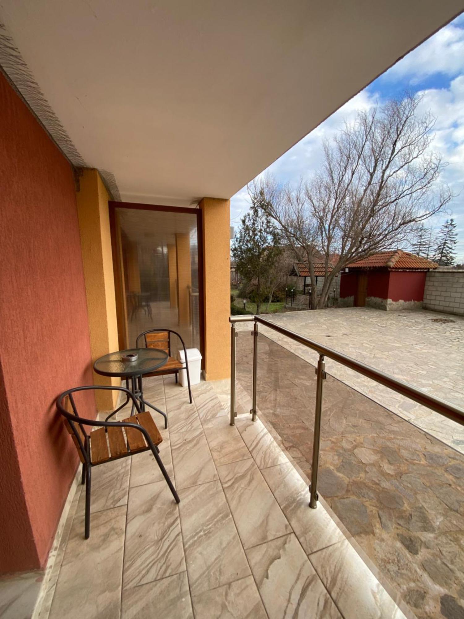 Guest Rooms Wild Duck Ezerets Extérieur photo