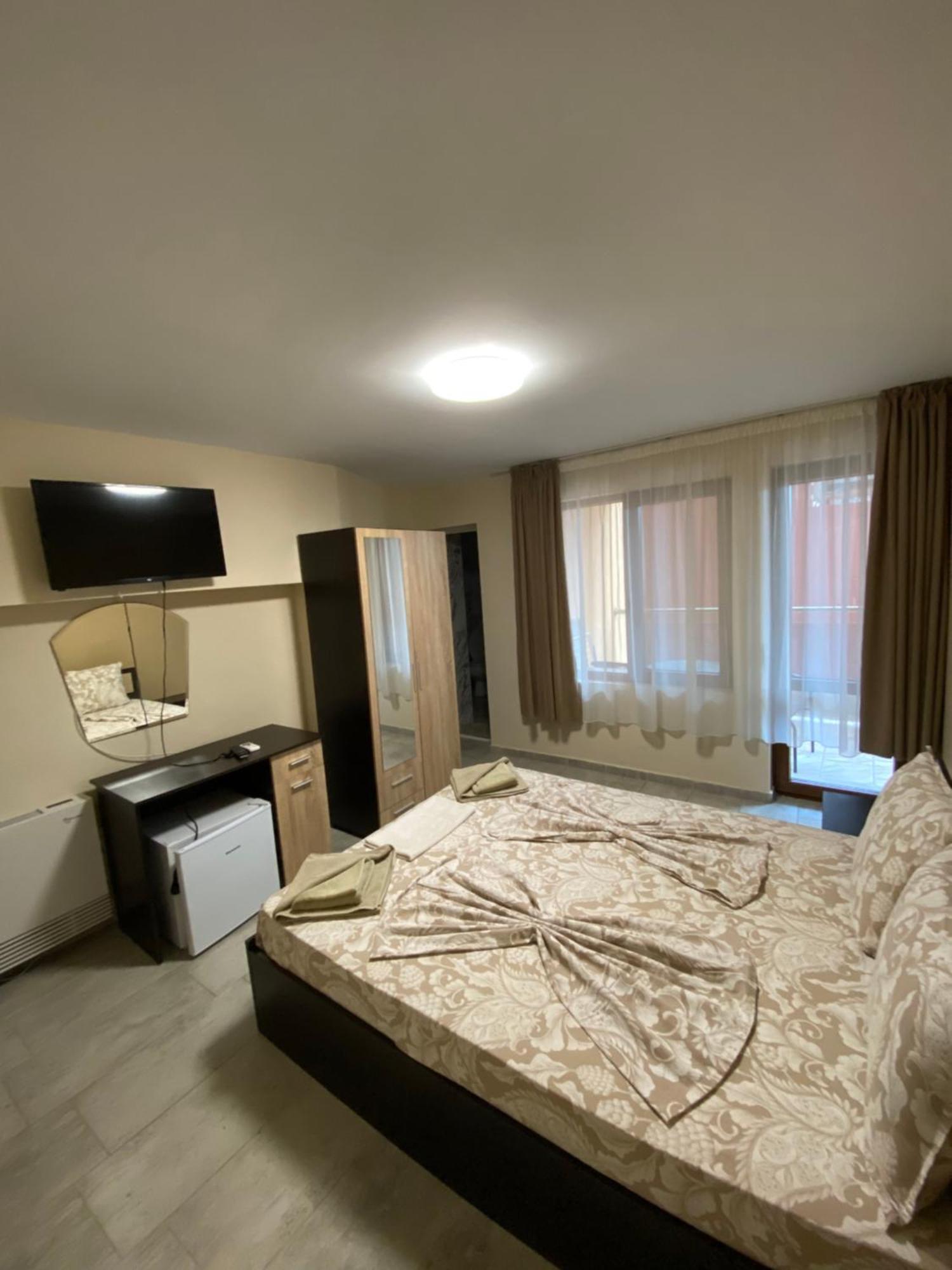 Guest Rooms Wild Duck Ezerets Extérieur photo