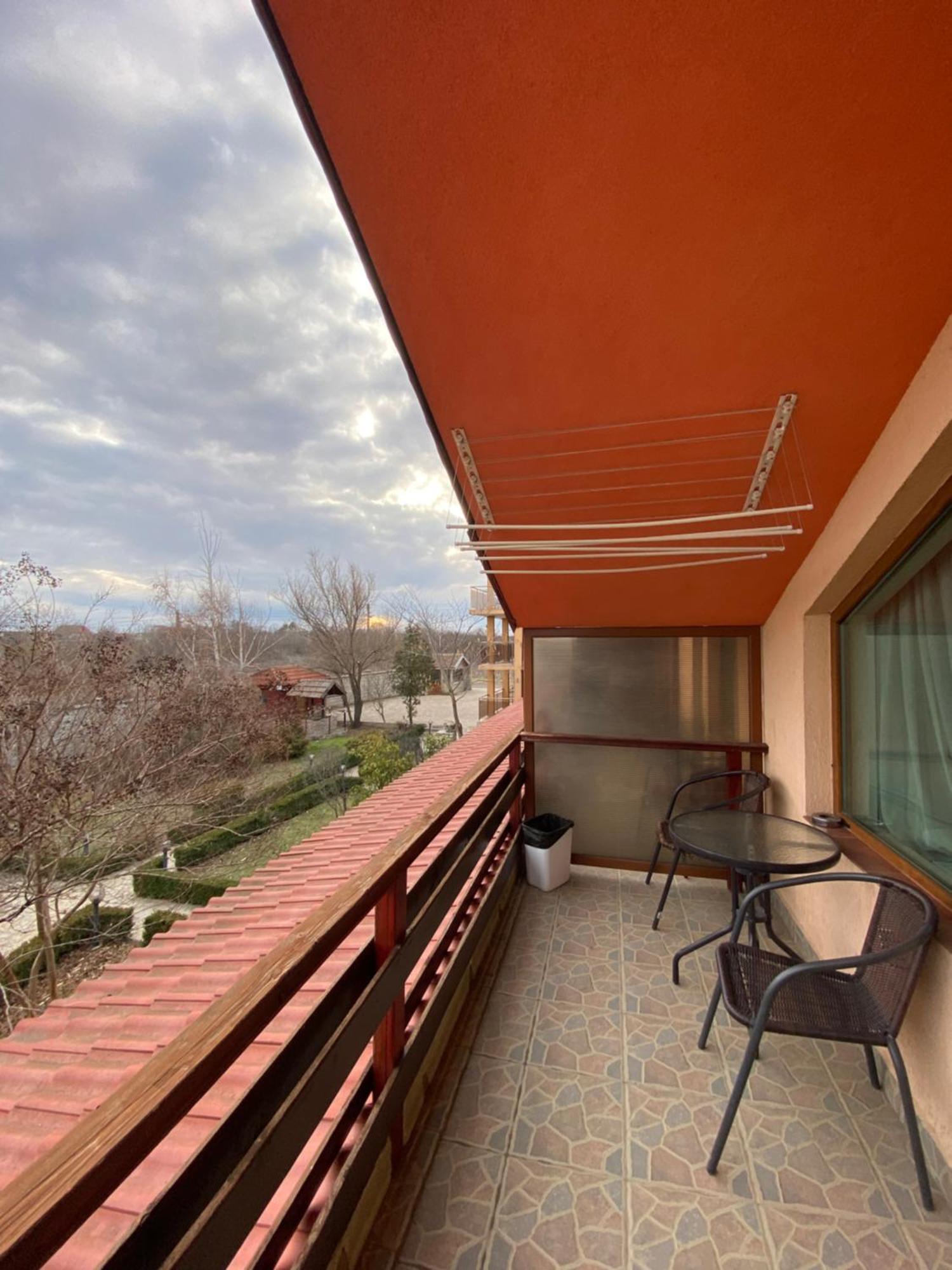 Guest Rooms Wild Duck Ezerets Extérieur photo
